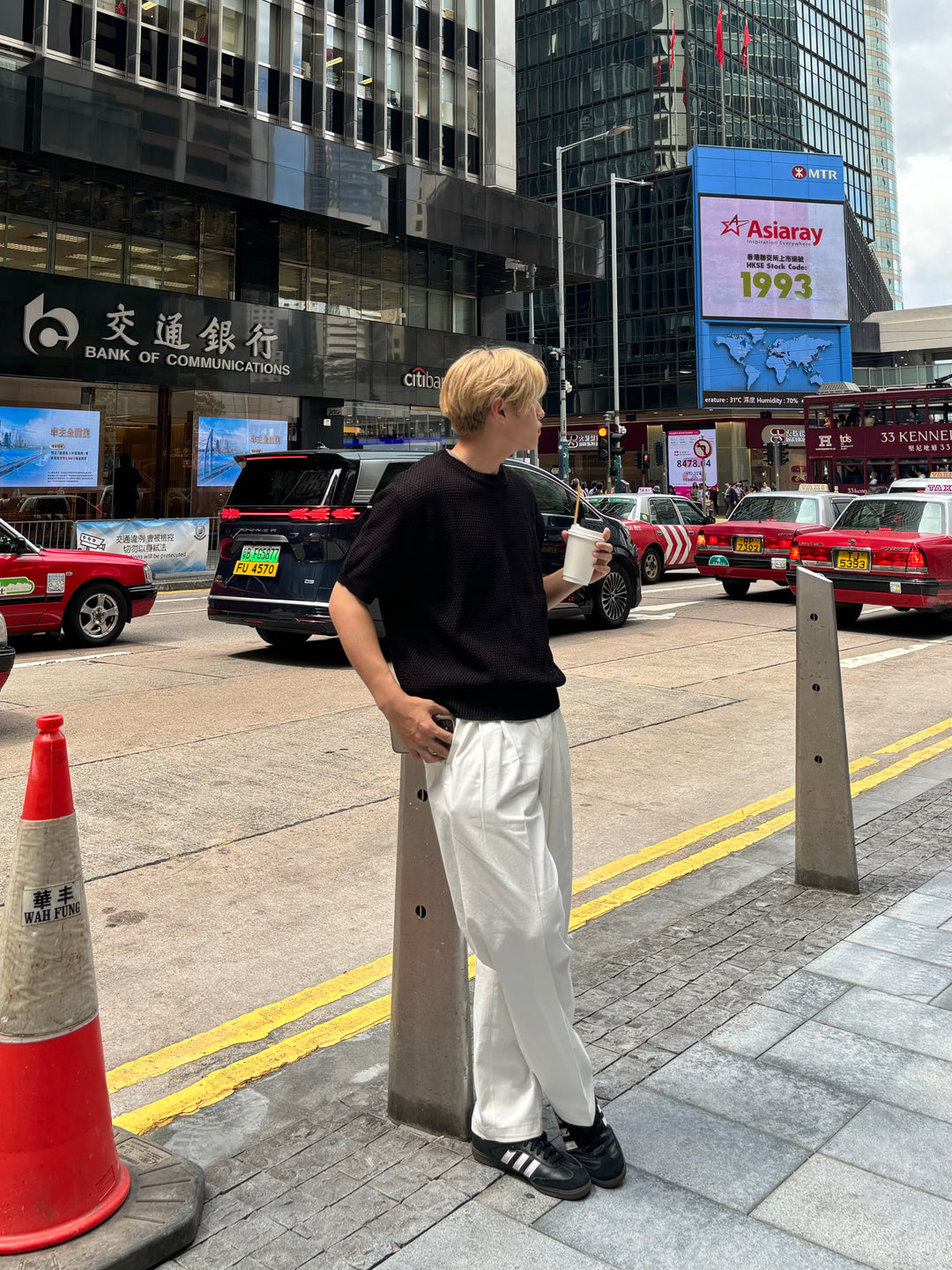 純白挺身落地褲