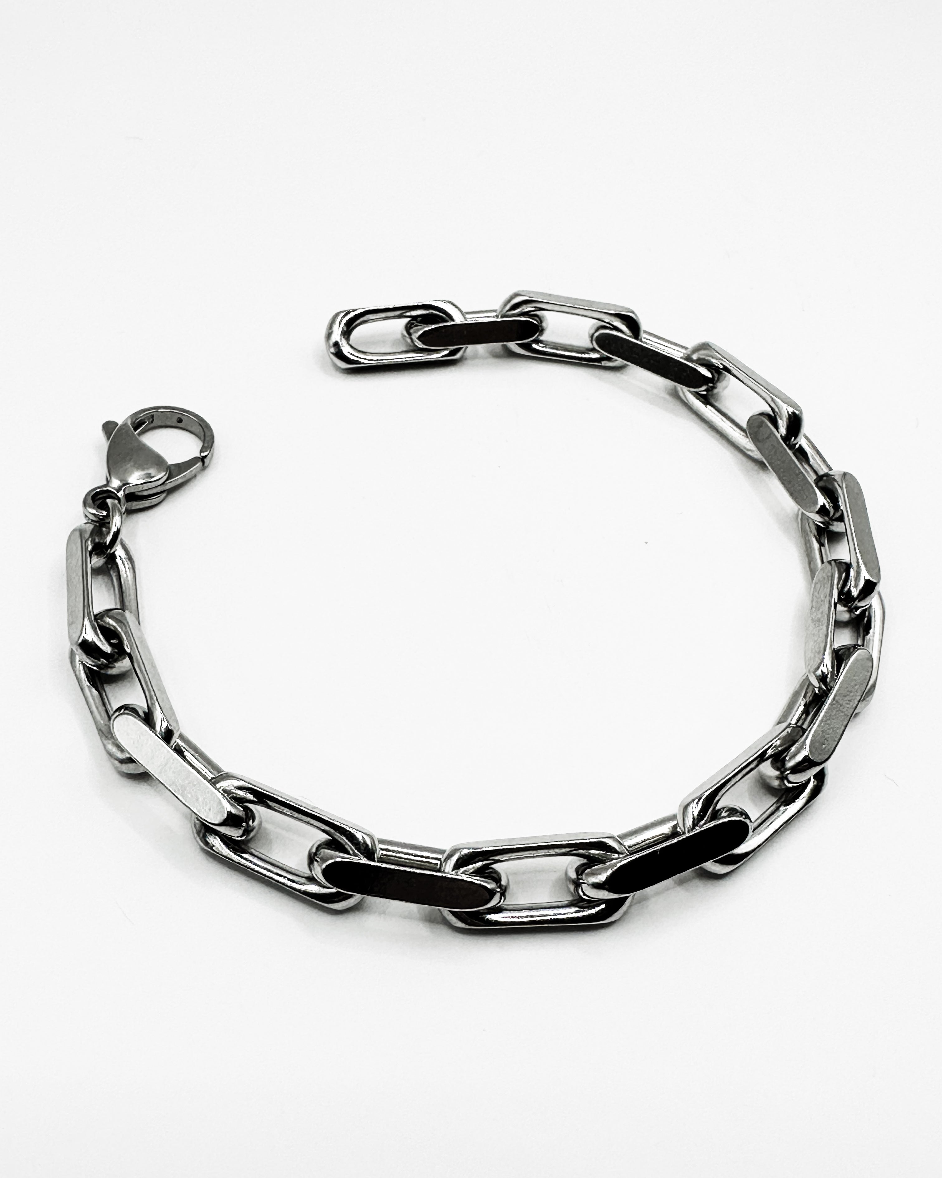 Fluid Square Chain Bracelet