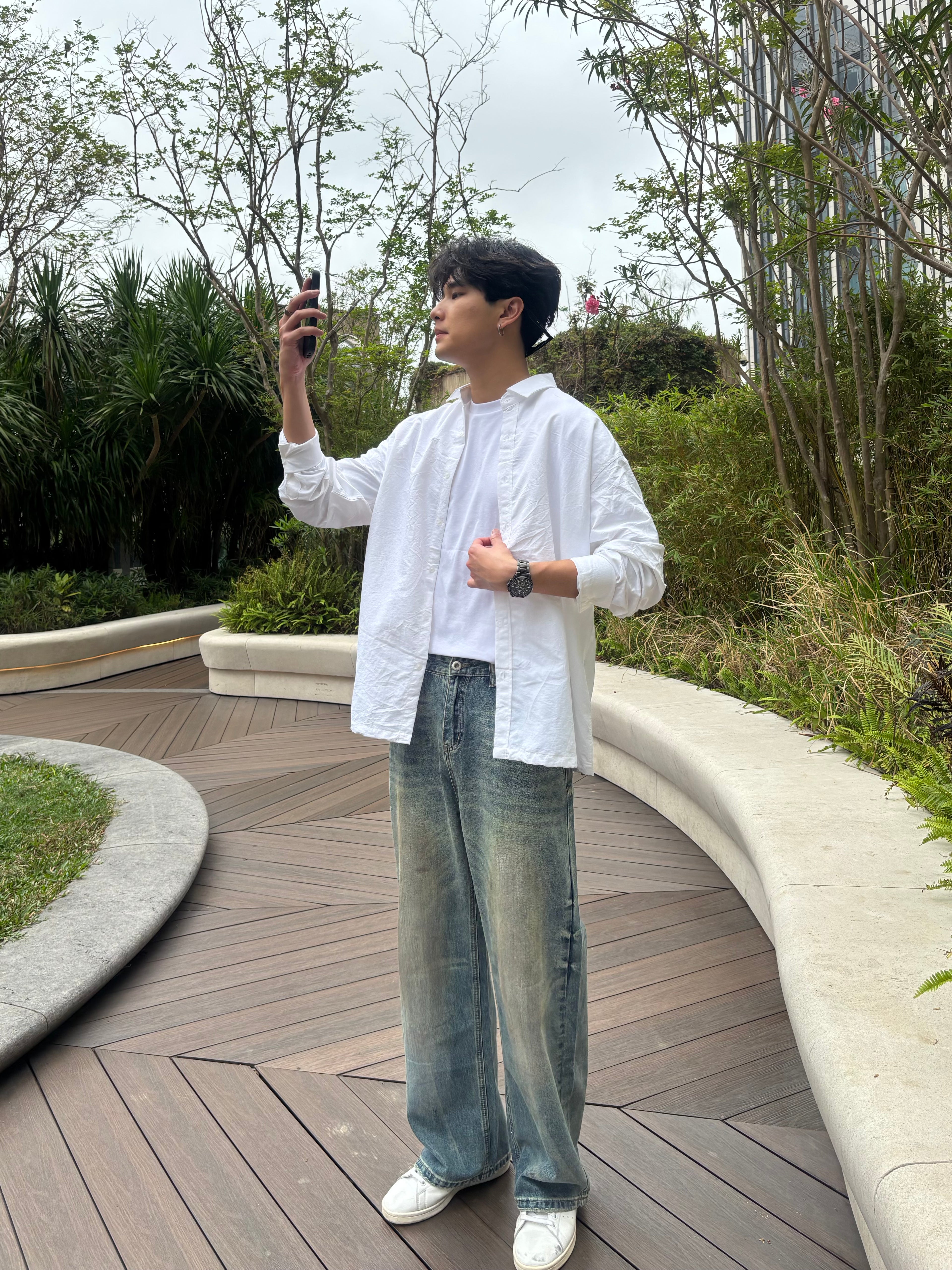 質感淡紋理白色襯衫