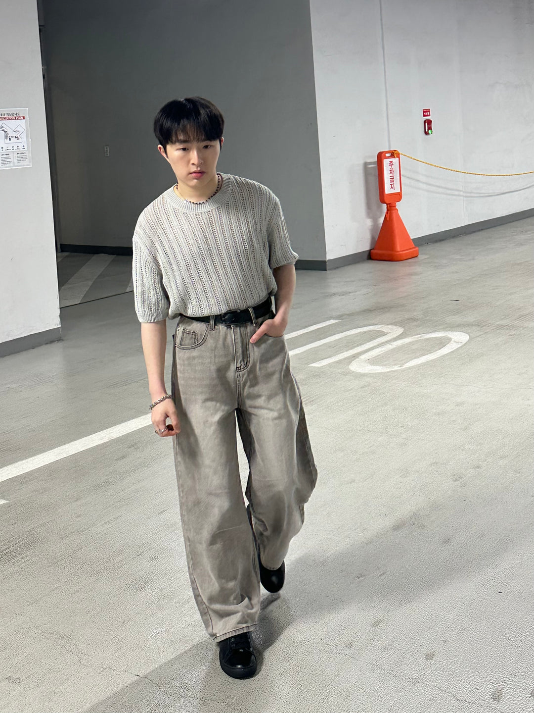 米灰暗紋短袖上衣