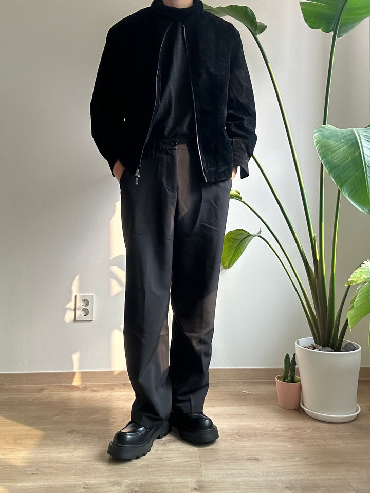 黑色落地西裝褲