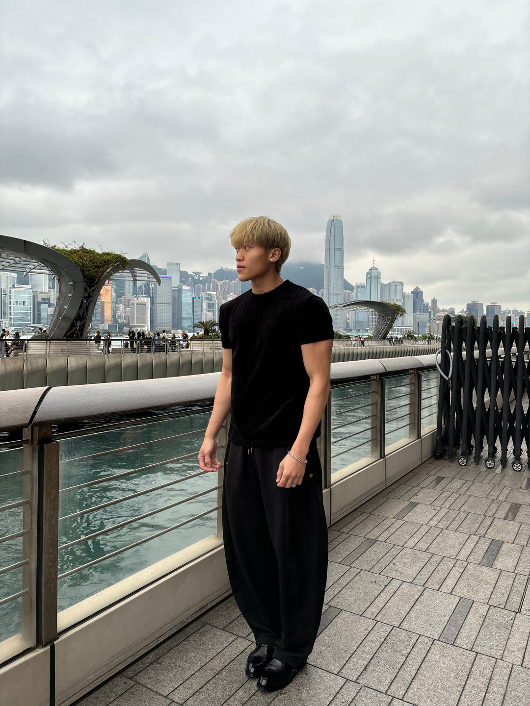 質感輕絨面短袖上衣