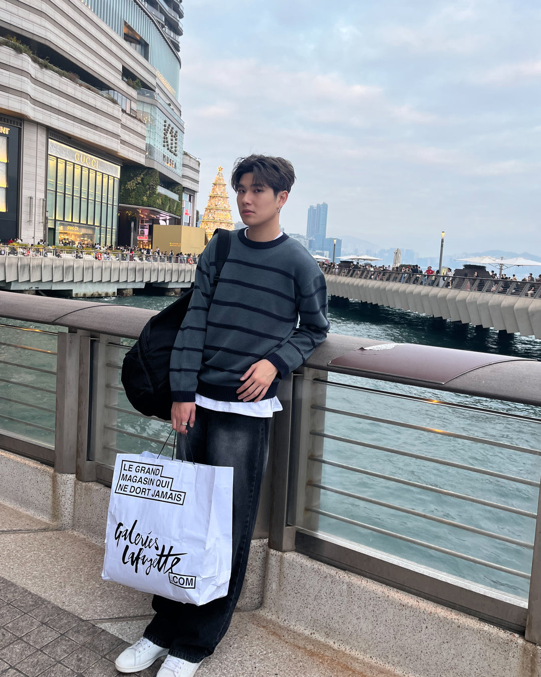 間條襯搭針織上衣