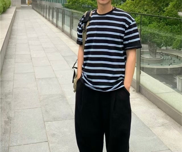 間條襯搭短袖上衣