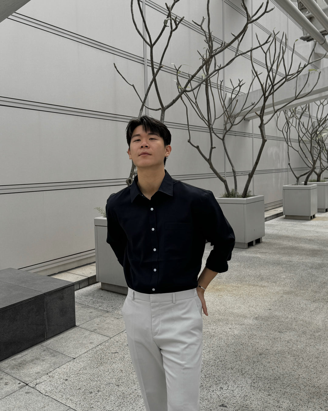 黑色透氣百搭襯衫