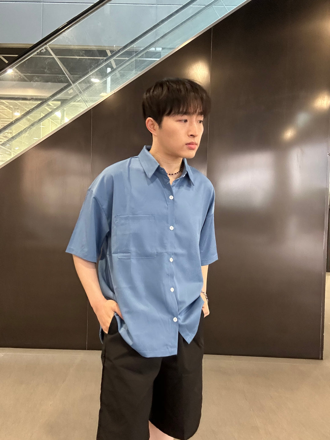 藍色短袖滑襯衫