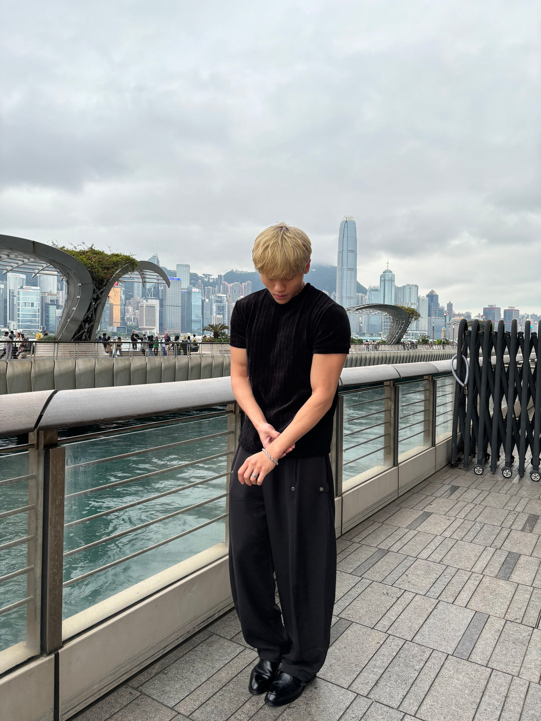 質感輕絨面短袖上衣