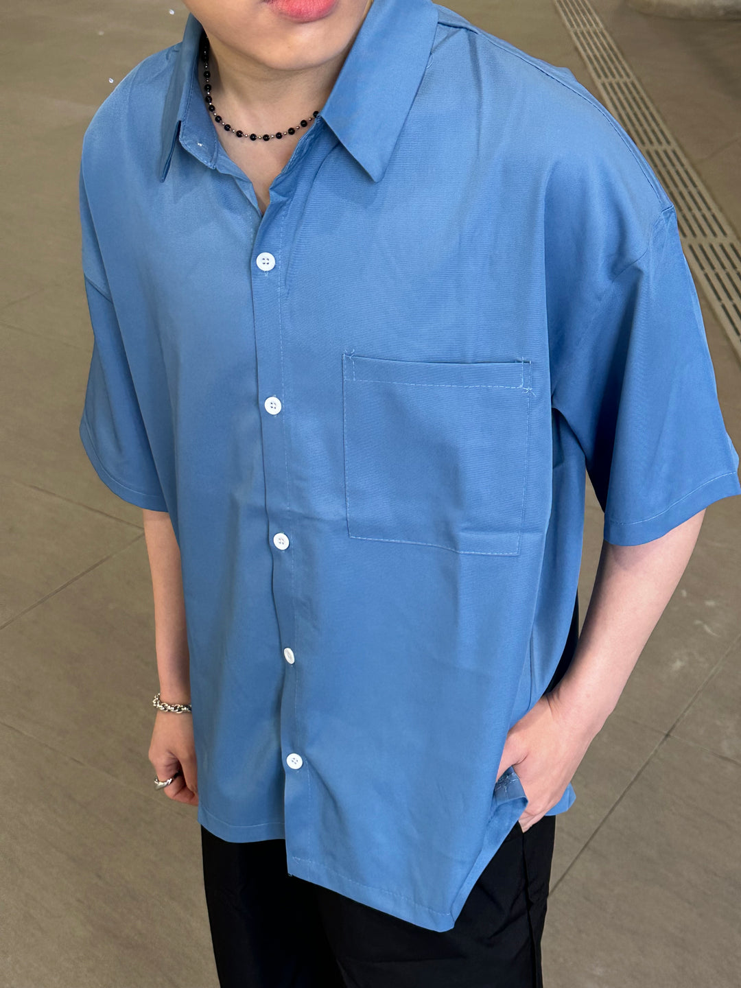 藍色短袖滑襯衫