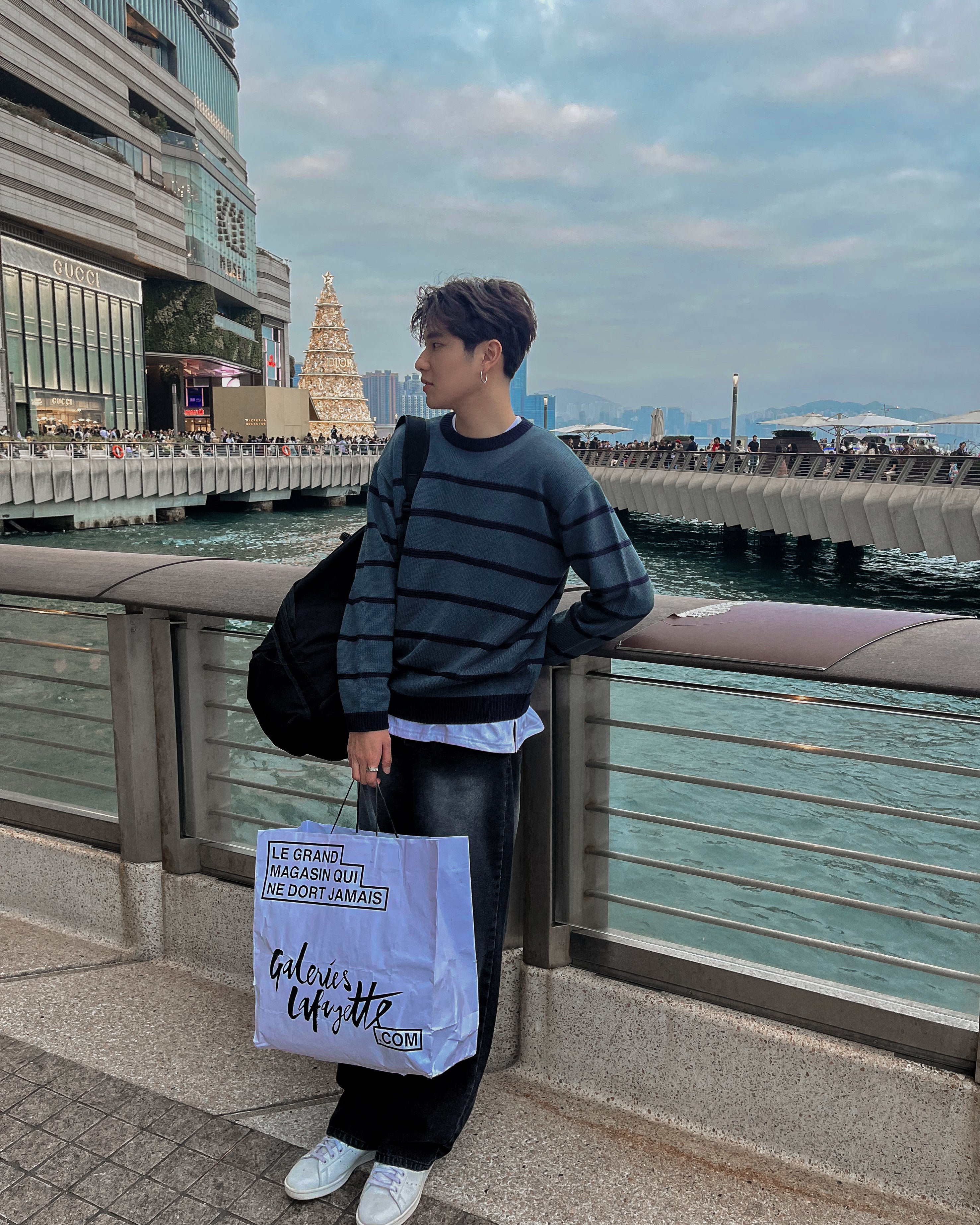 間條襯搭針織上衣