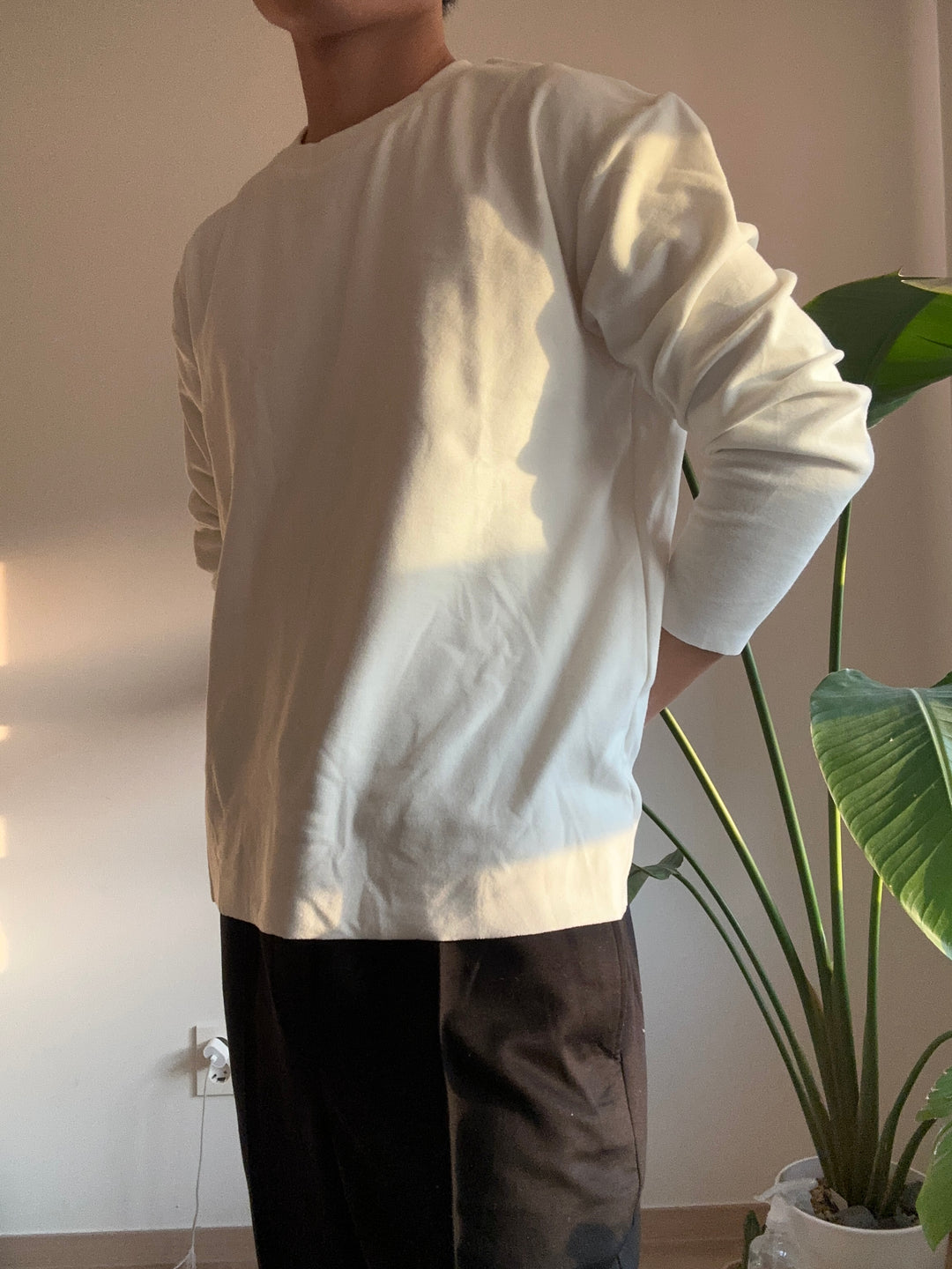 純白色長袖上衣 香港男裝