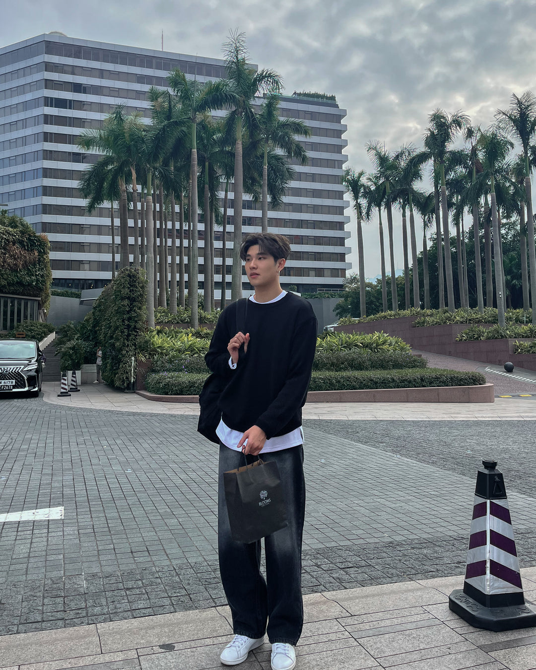 黑色圓領針織上衣