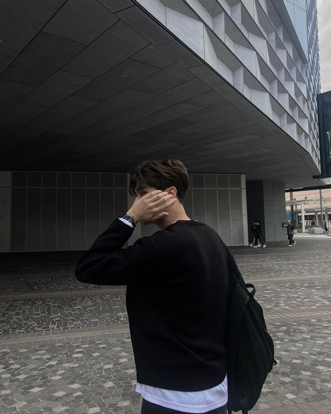 黑色圓領針織上衣