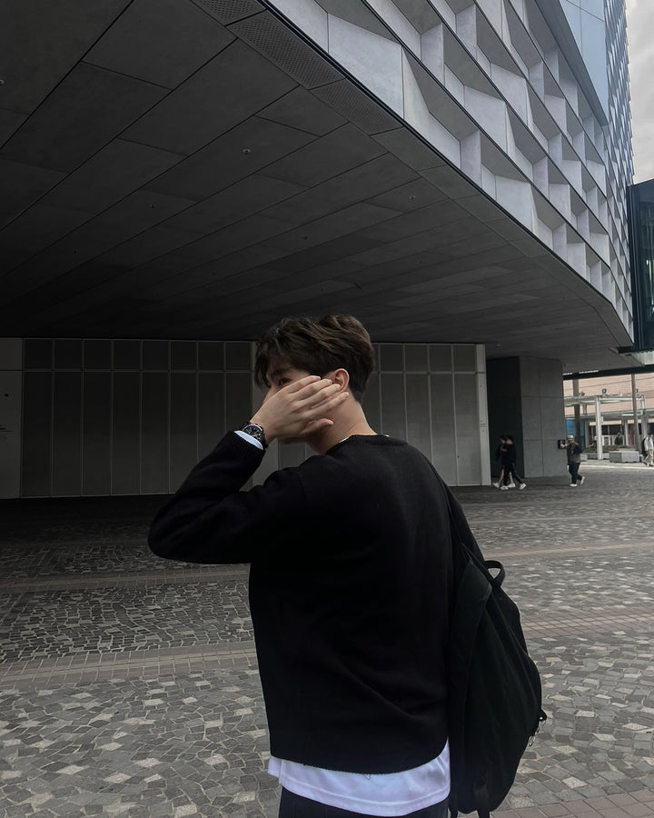 黑色圓領針織上衣