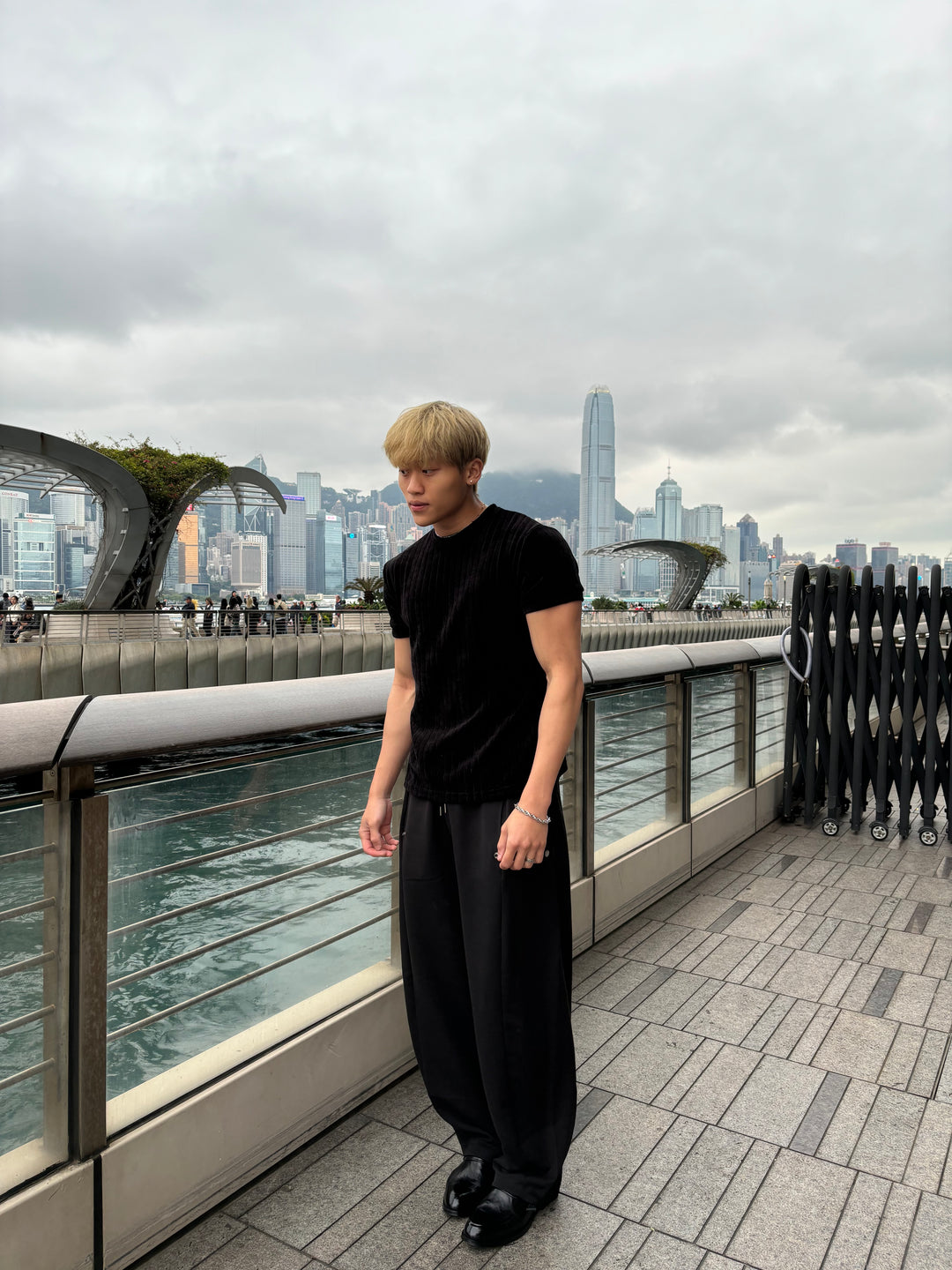 質感輕絨面短袖上衣