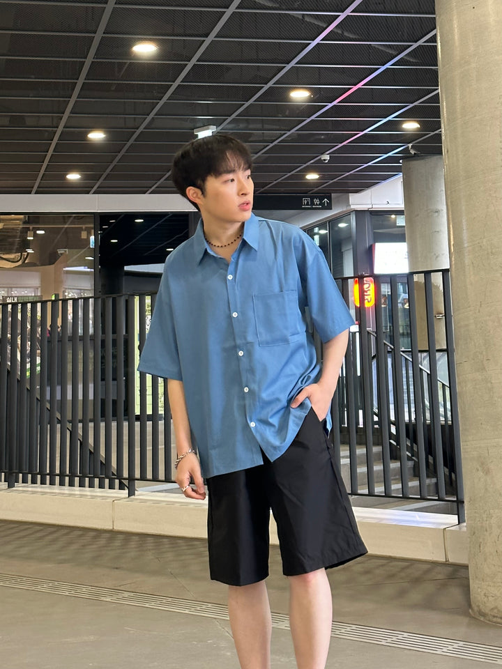 基本款黑色短褲