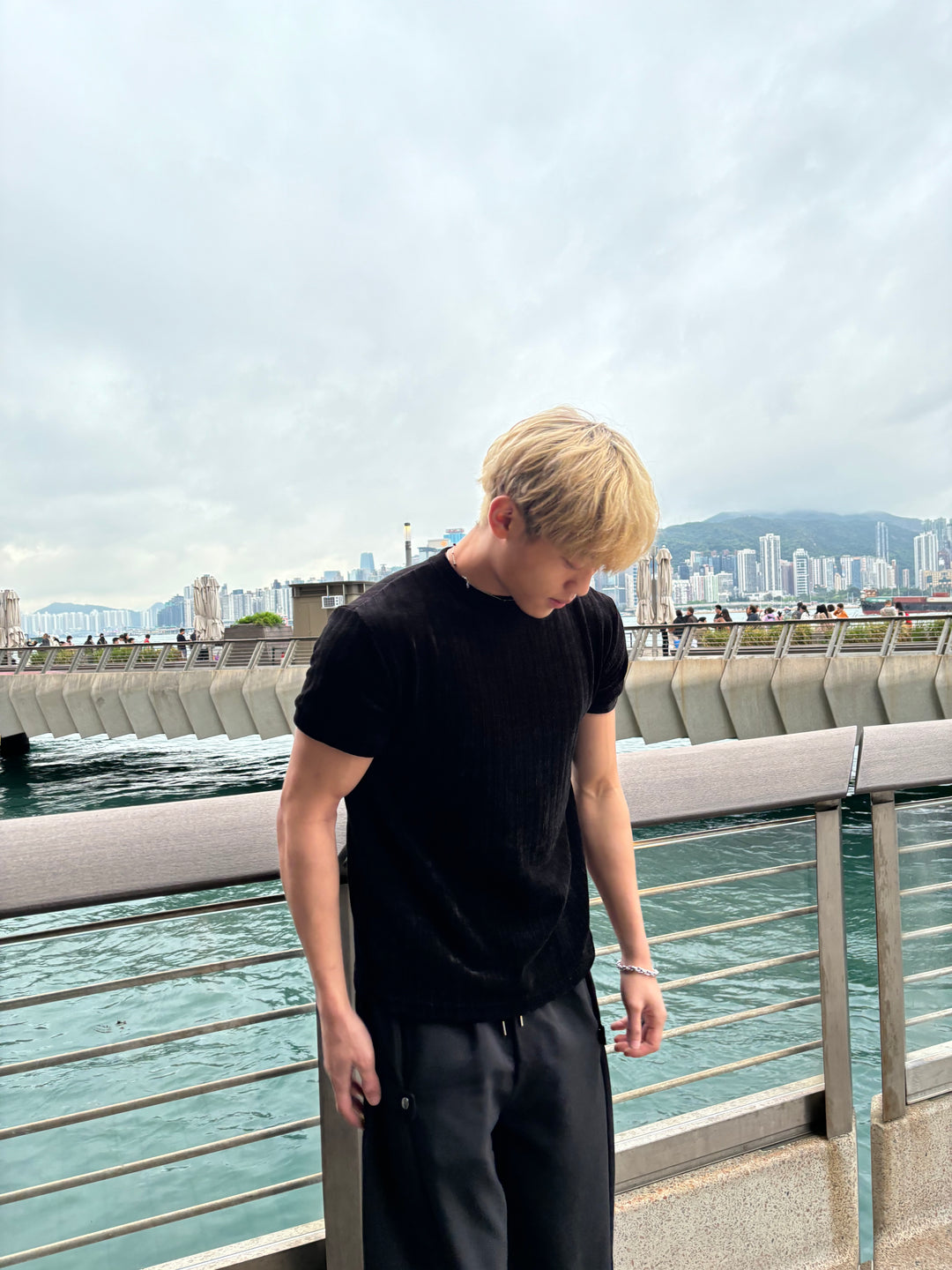 質感輕絨面短袖上衣