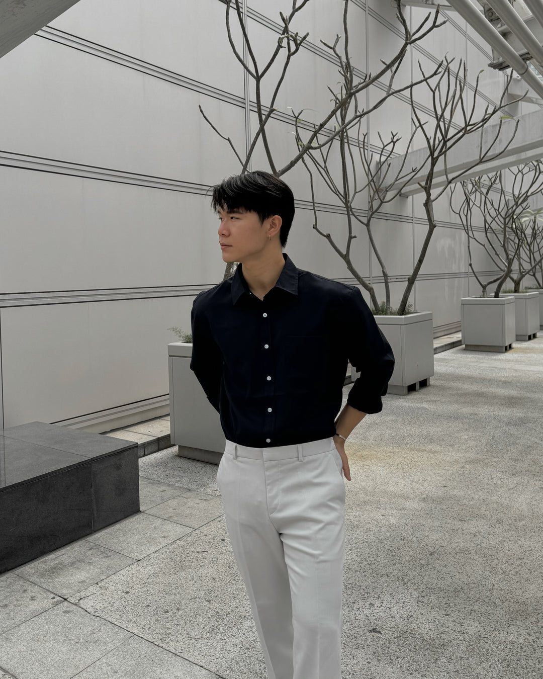 黑色透氣百搭襯衫