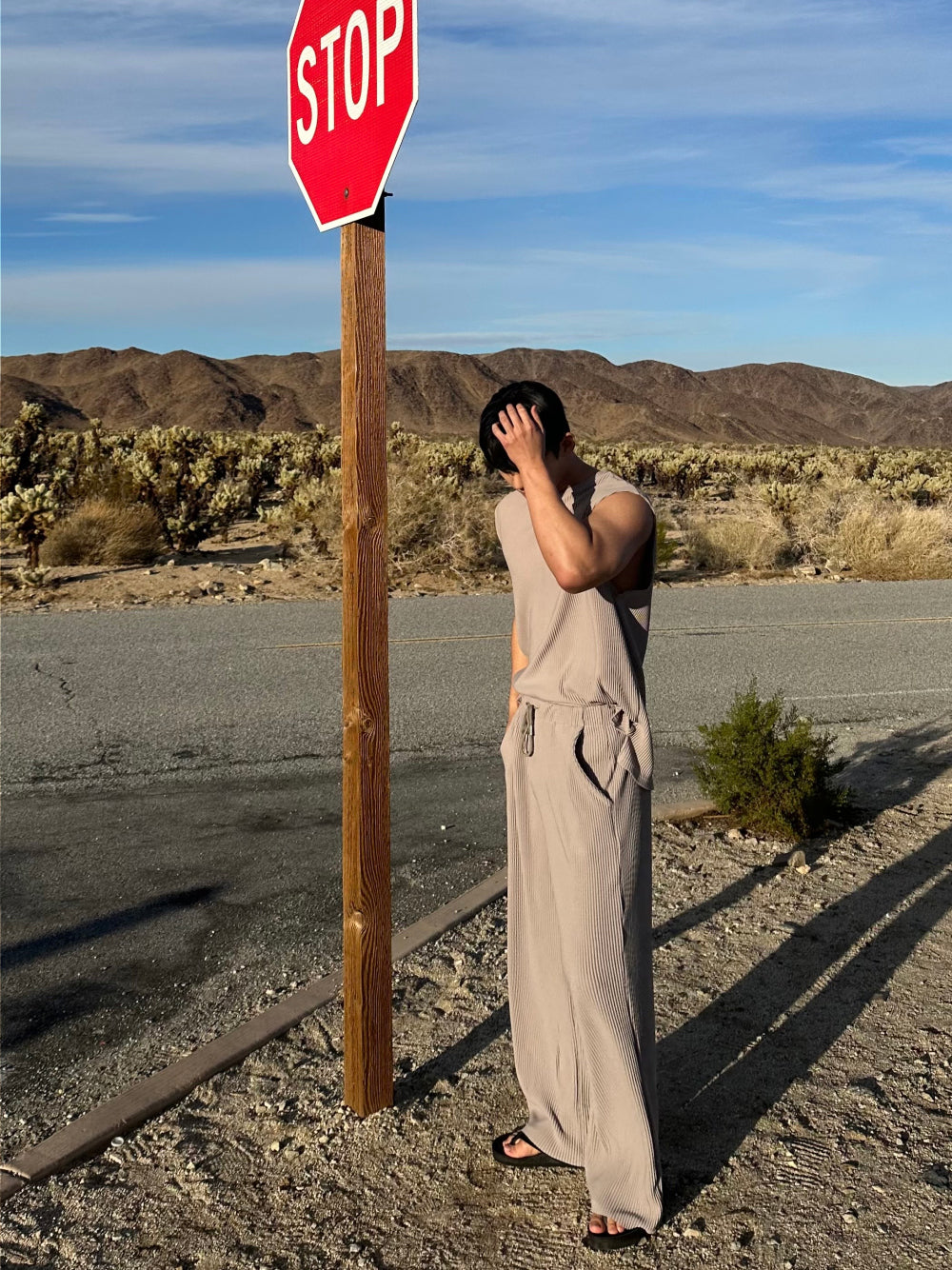 米色彈性長褲 男裝衫