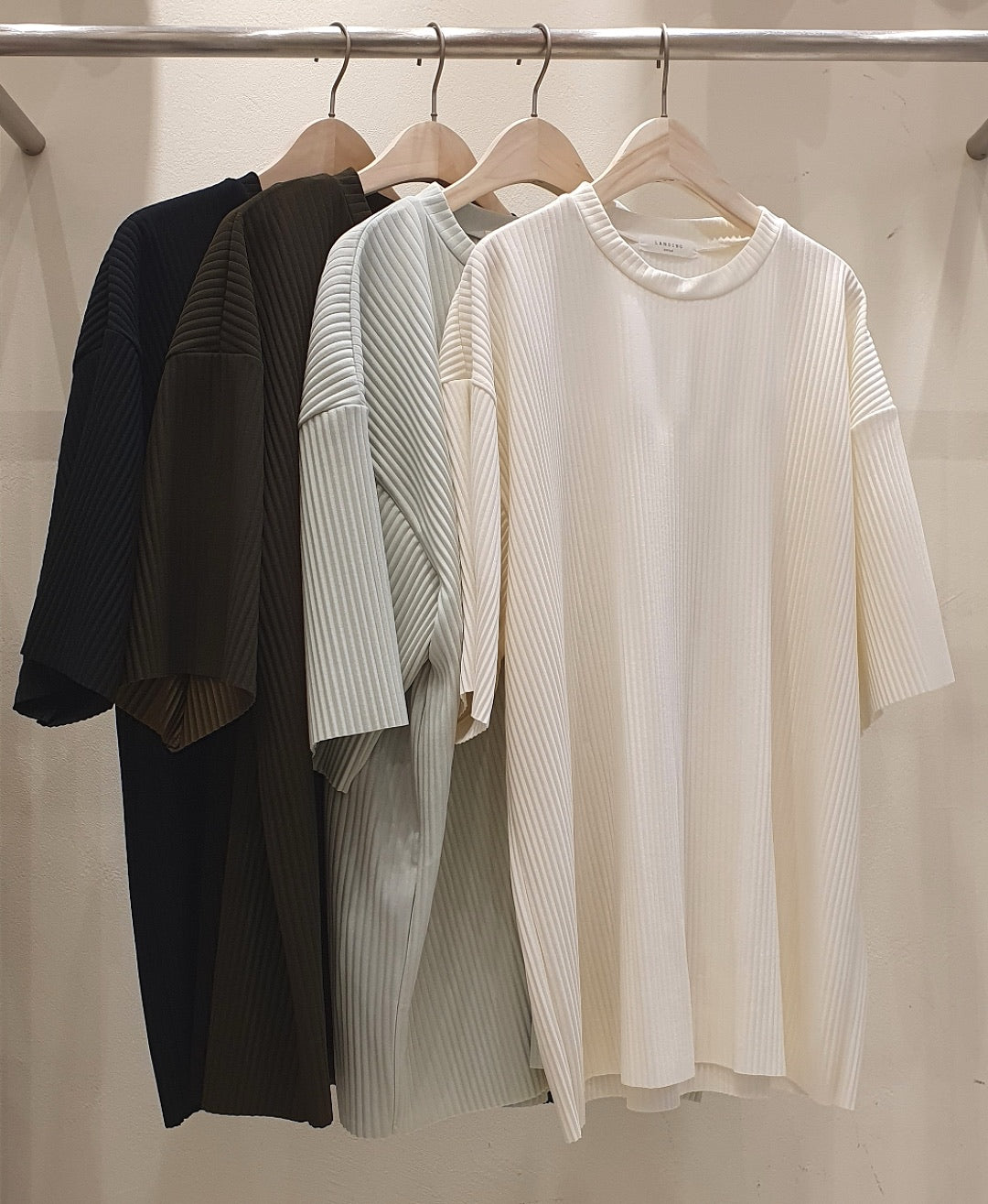 綠色短袖套裝短褲