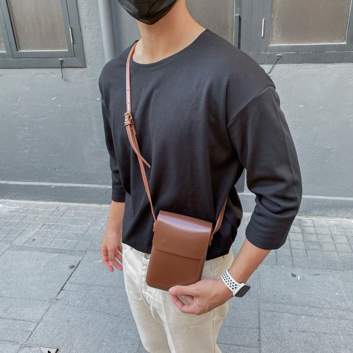 韓國男裝- 皮面側肩袋