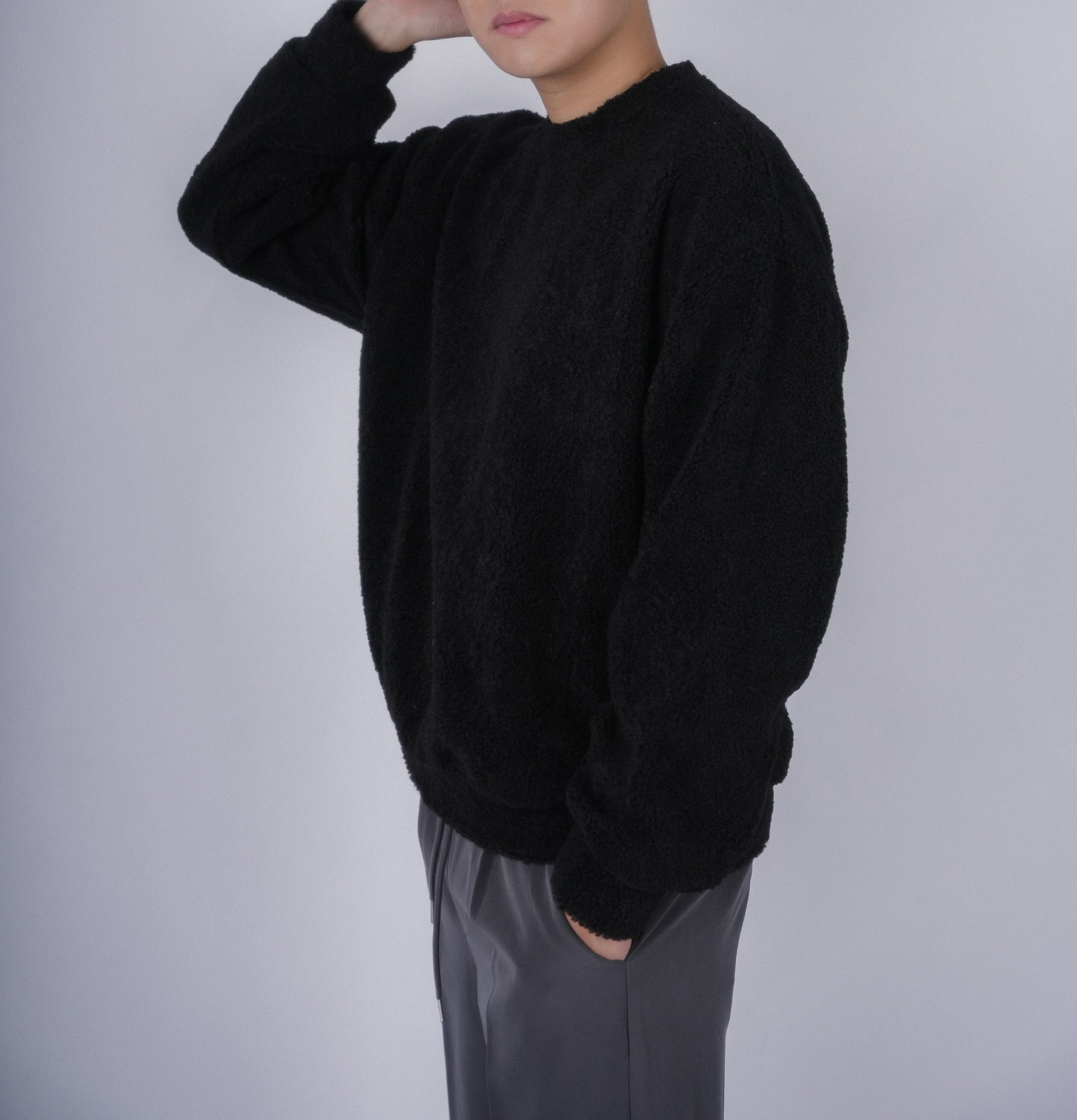 黑色毛毛上衣Fluffy Black Top