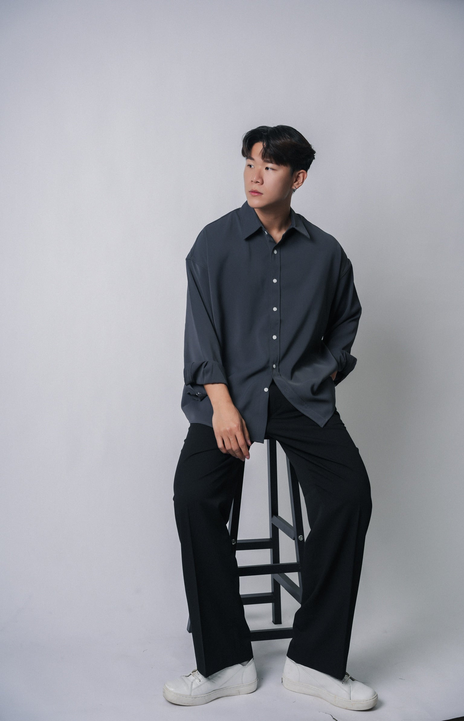 垂墜感滑身碳灰襯衫Basic Charcoal Shirt - 韓國男裝