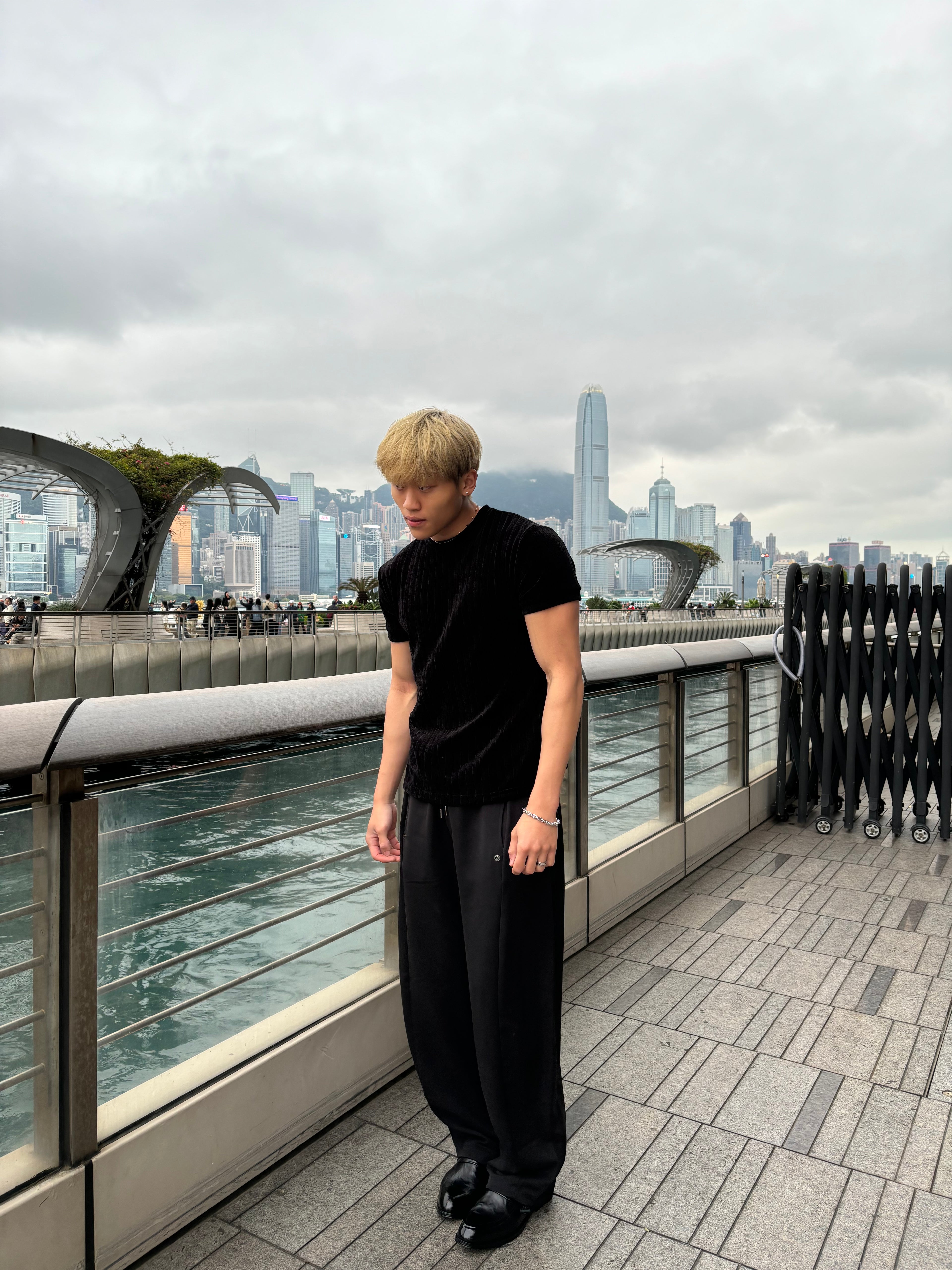 質感輕絨面短袖上衣