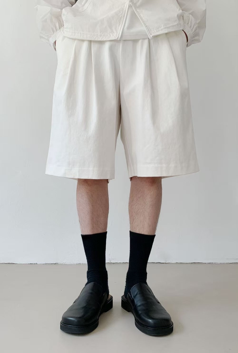 寬版襯搭短褲