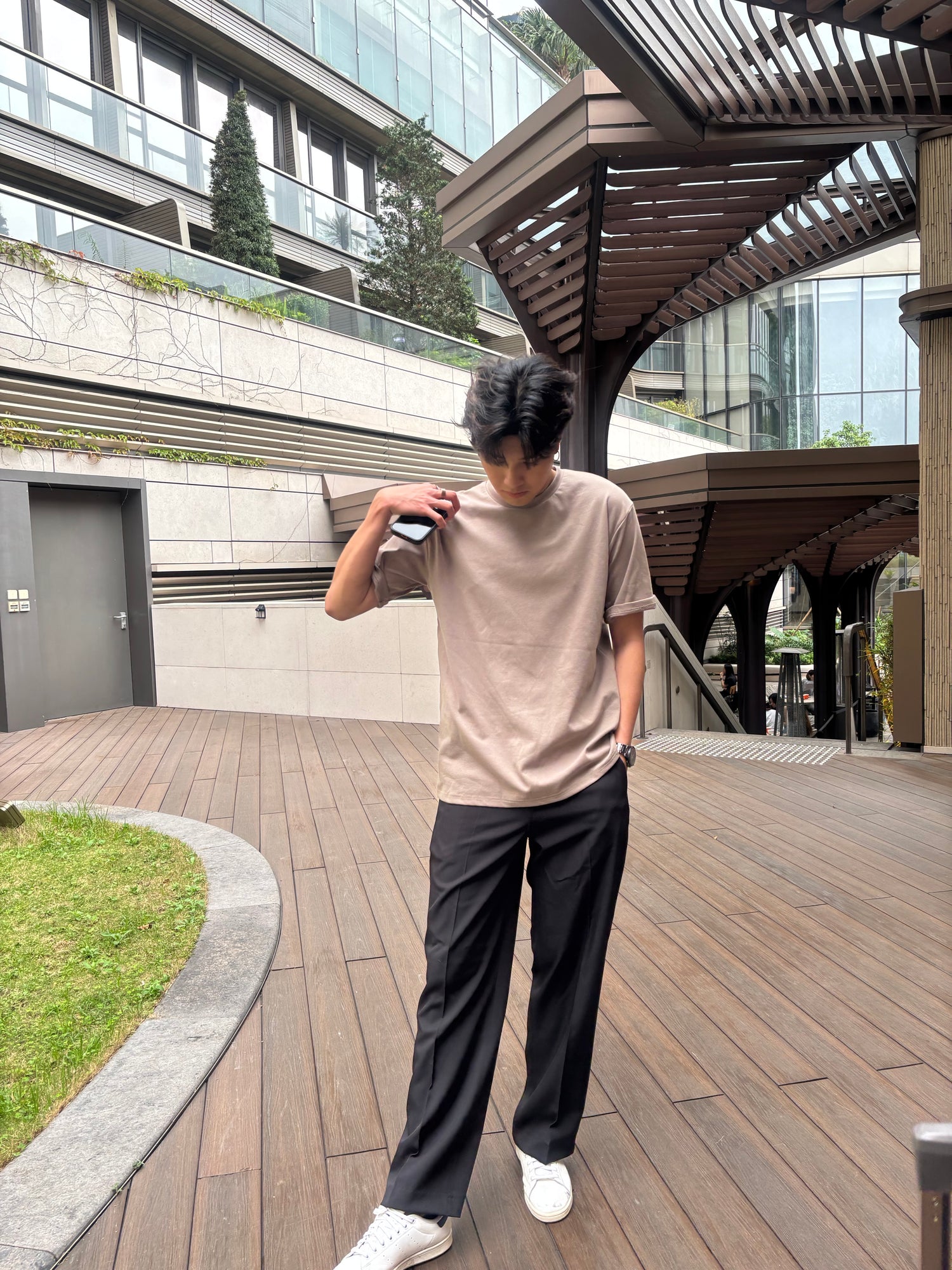 基本款米色短袖Tee