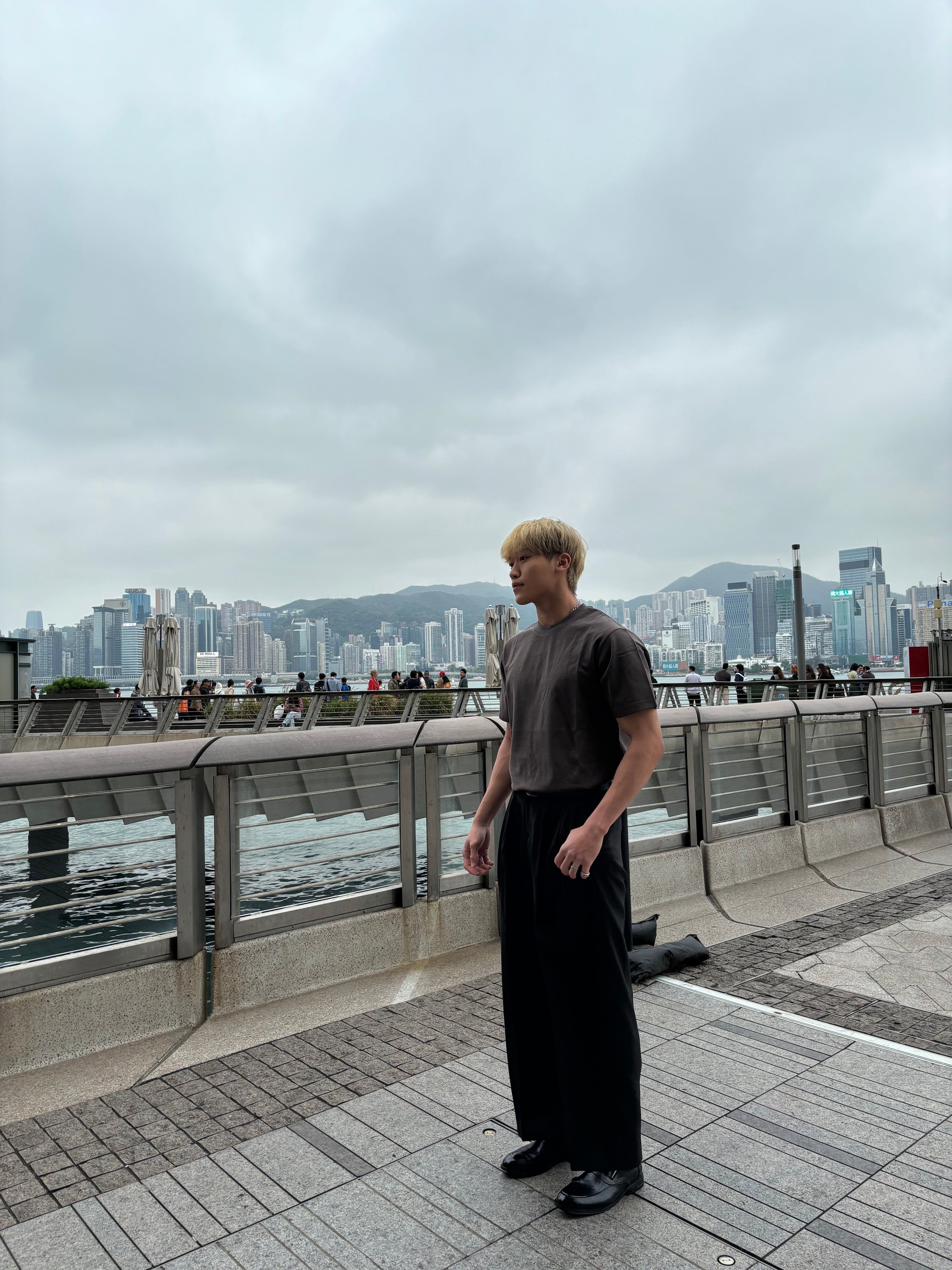 [自家品牌]純棉碳灰短袖上衣 韓國男裝