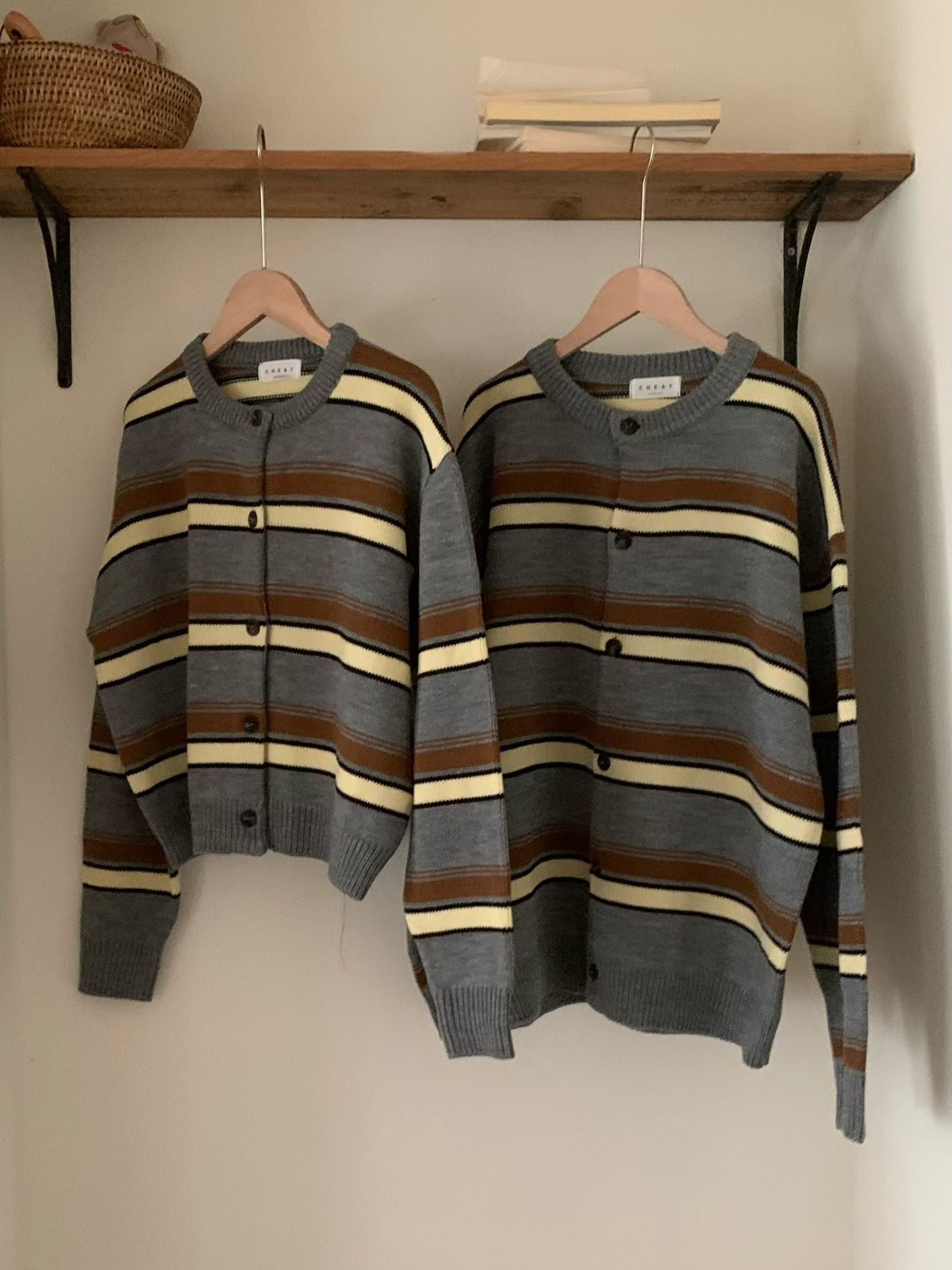 &lt;情侶裝系列&gt;粗間條針織上衣