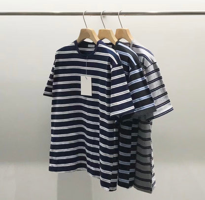 間條襯搭短袖上衣