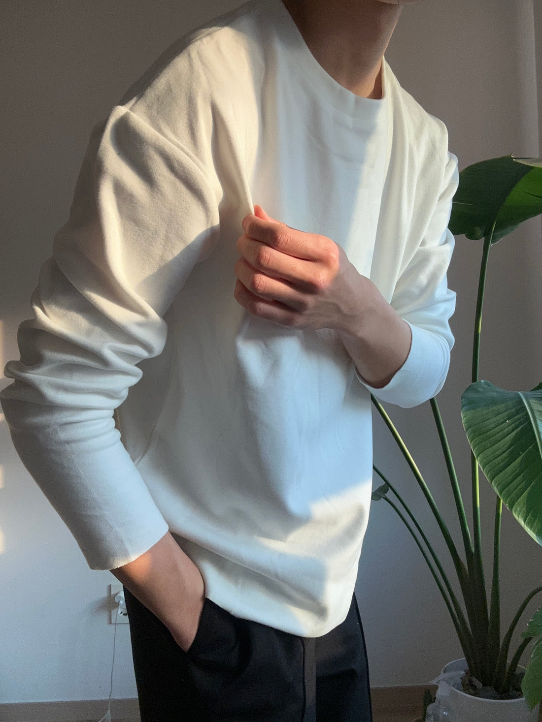 純白色長袖上衣 香港男裝