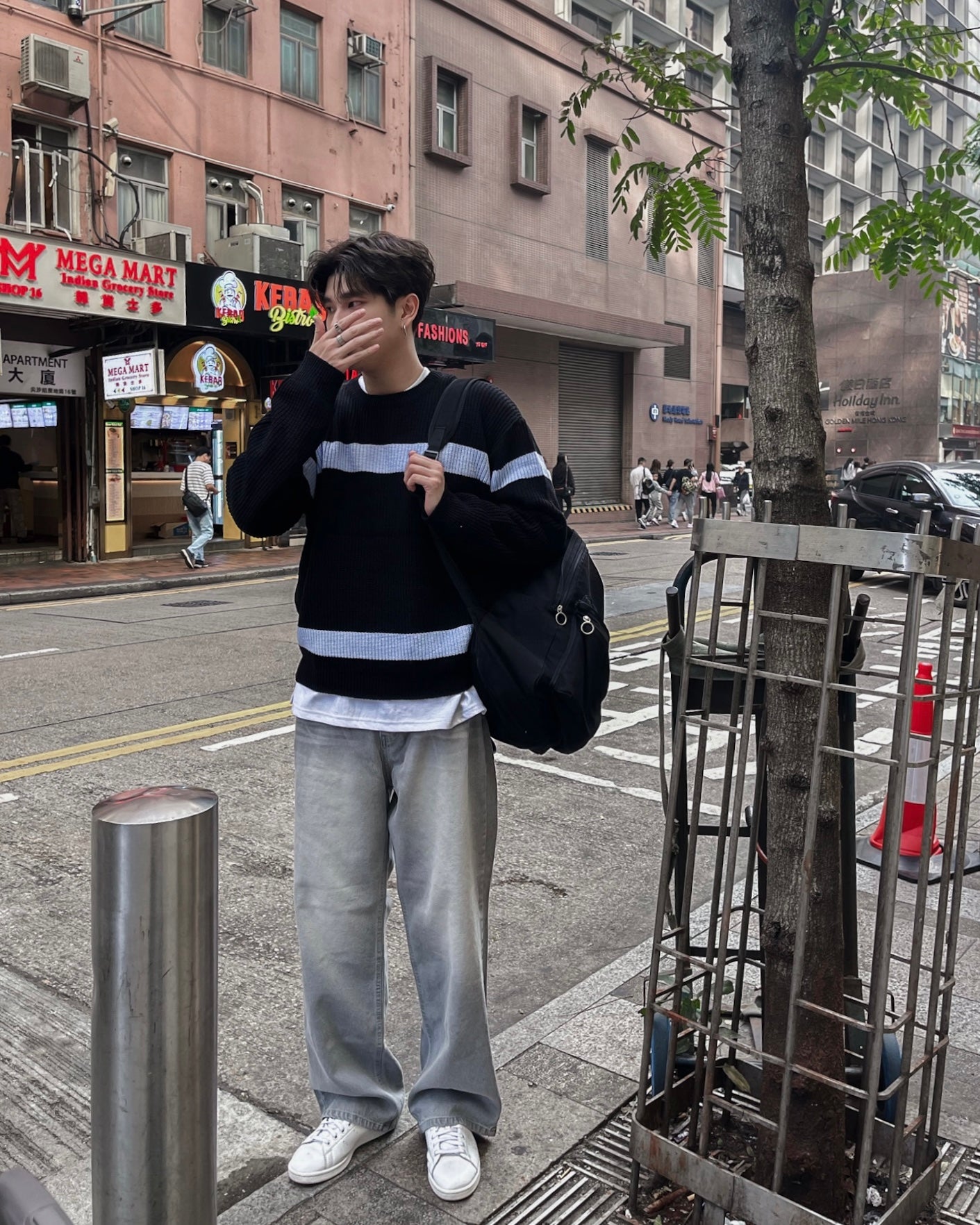 淺灰落地牛仔褲