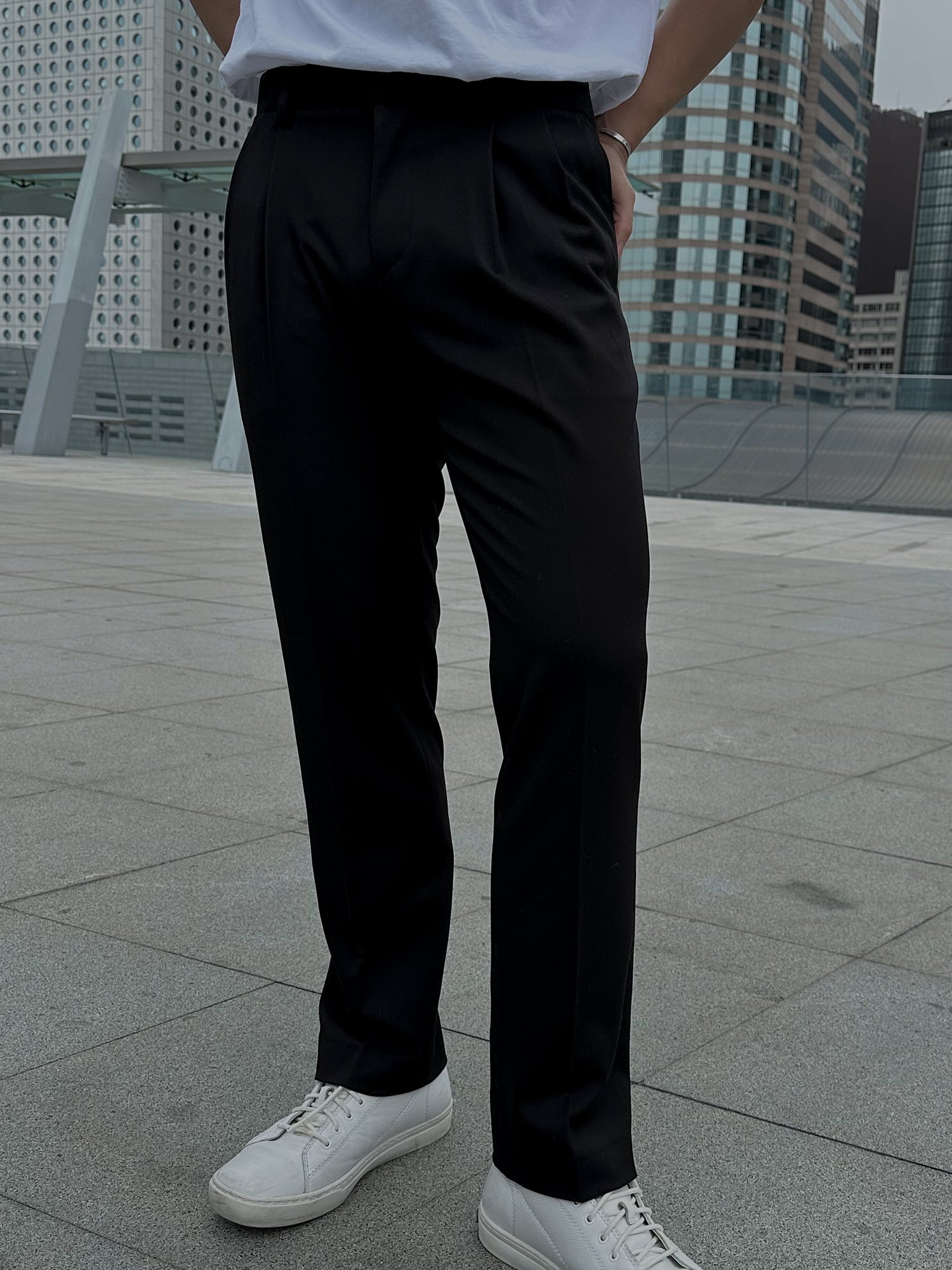 半落地黑色直腳長褲