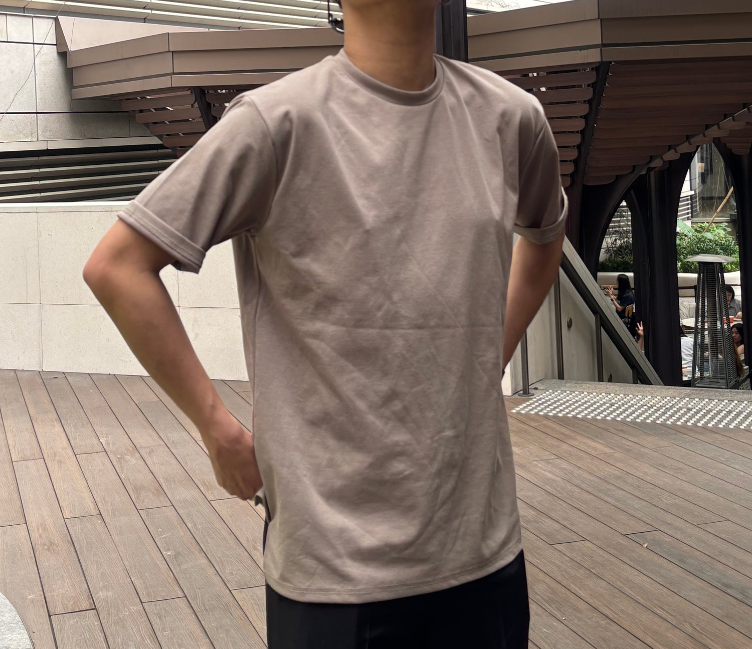 基本款米色短袖Tee