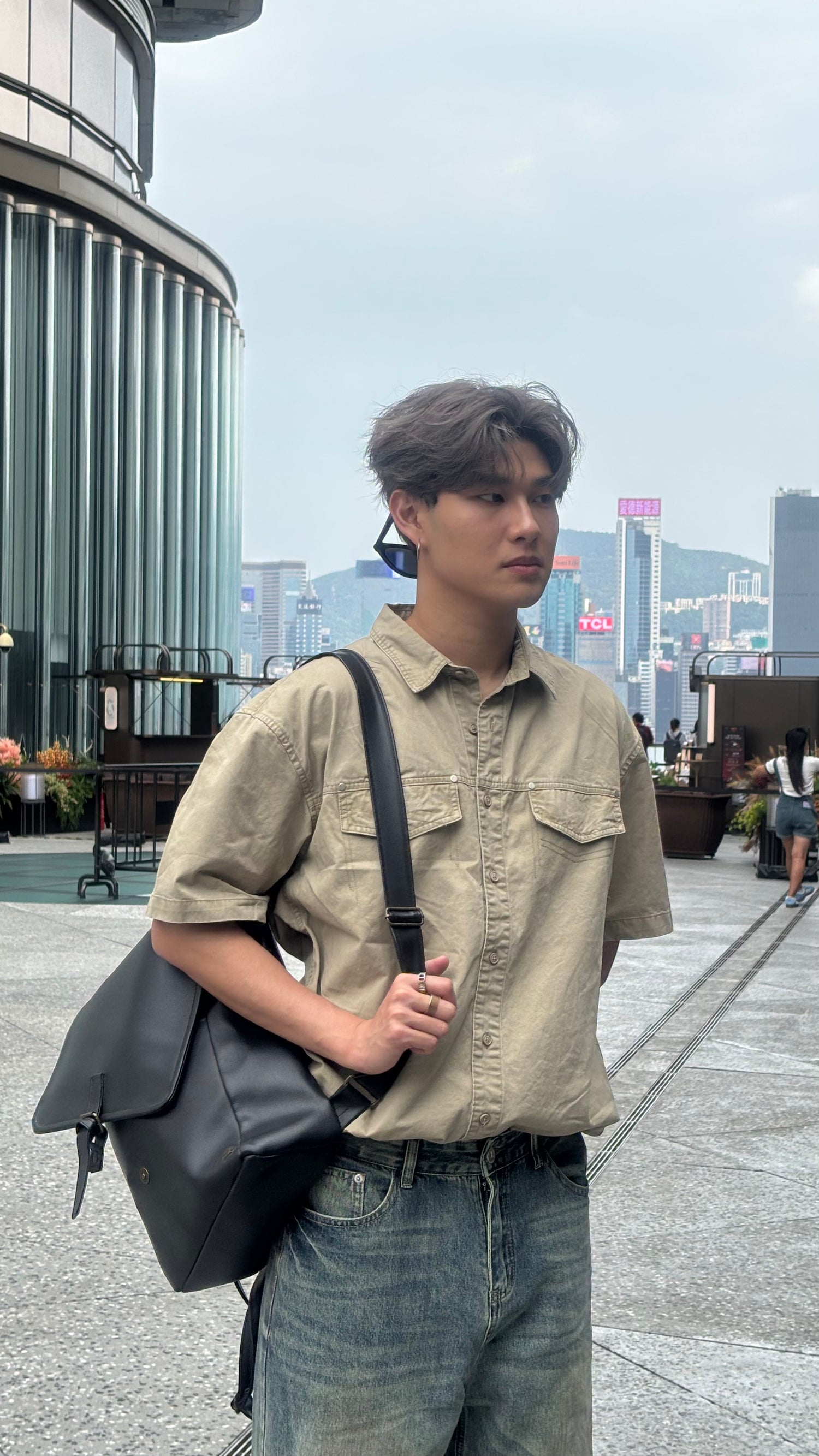 挺身口袋短袖襯衫