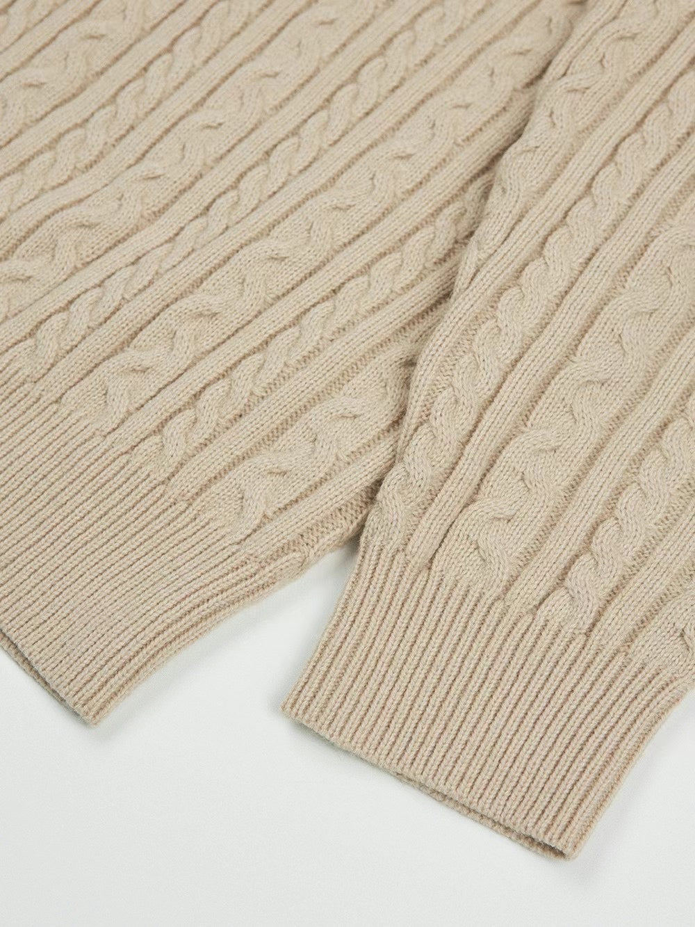 基本款麻花針織上衣