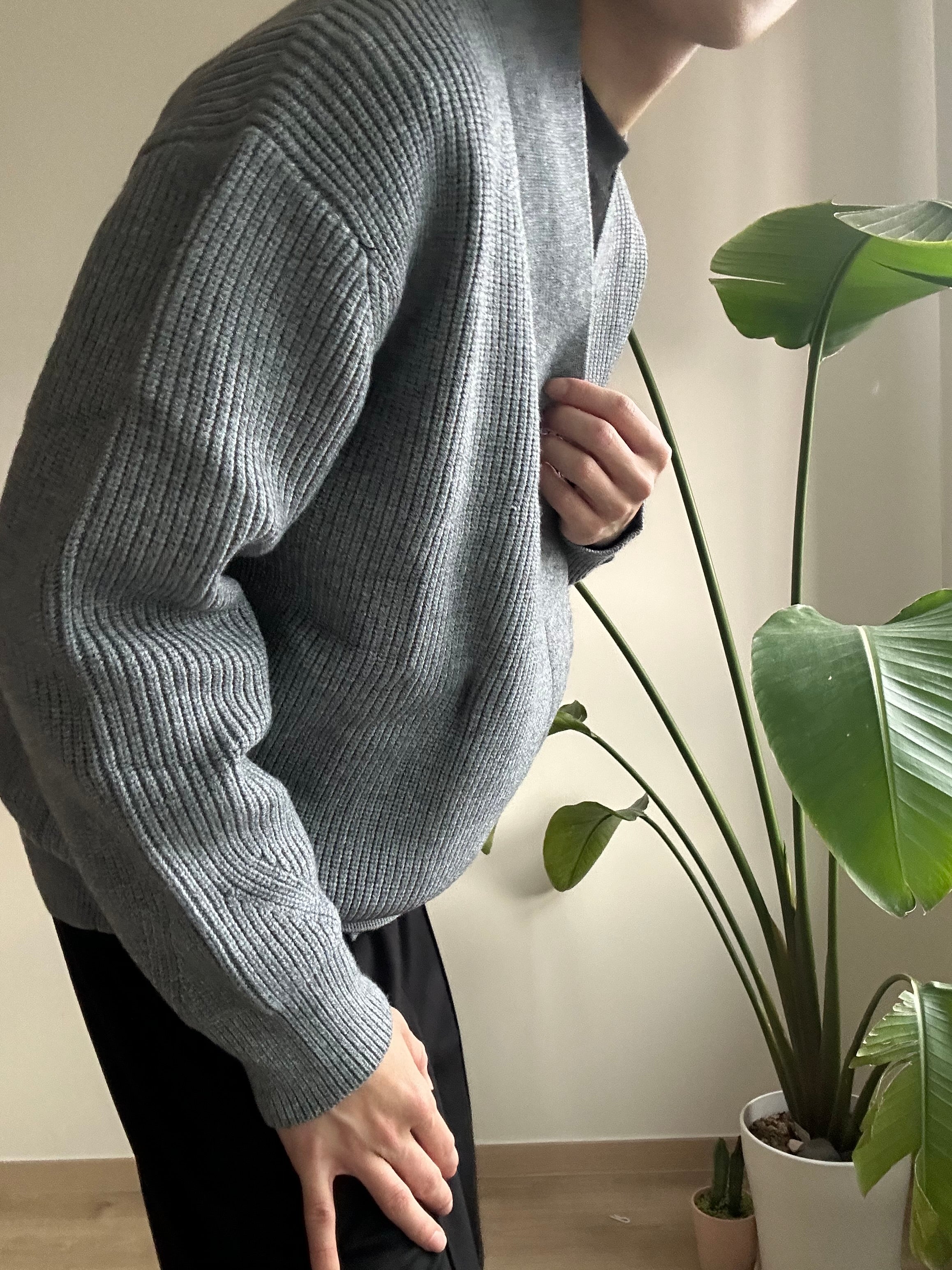 簡約灰色針織外套