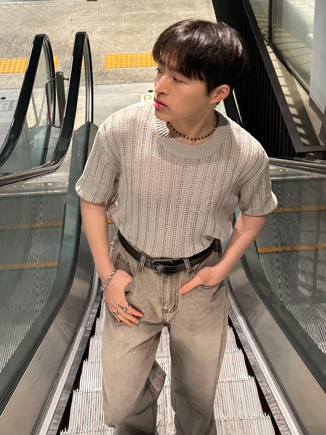 米灰暗紋短袖上衣