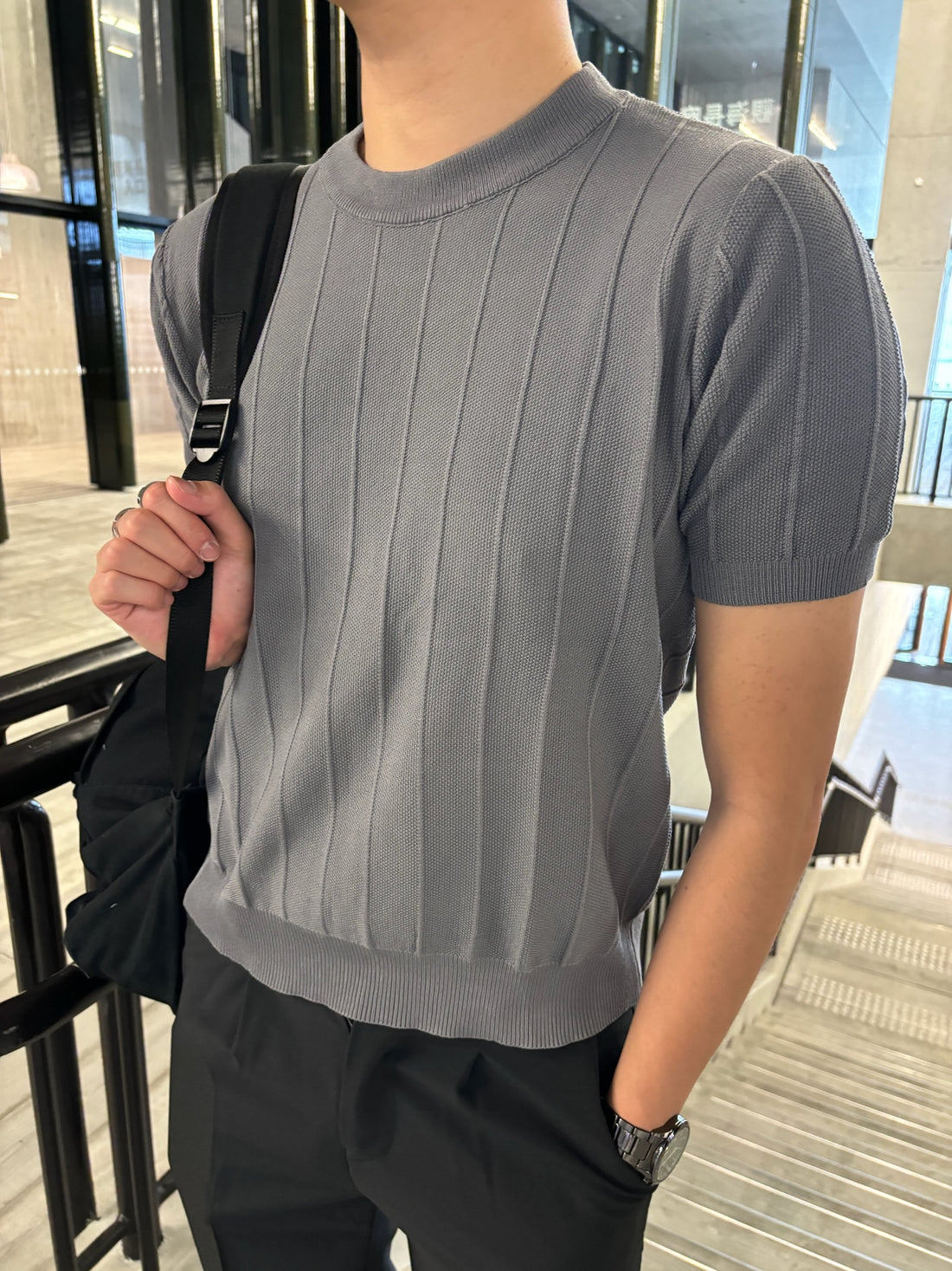 &lt;短袖基本款&gt;碳灰粗間紋上衣