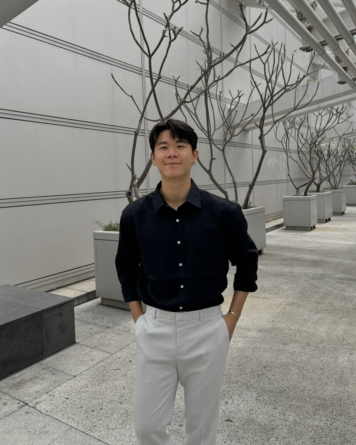 黑色透氣百搭襯衫