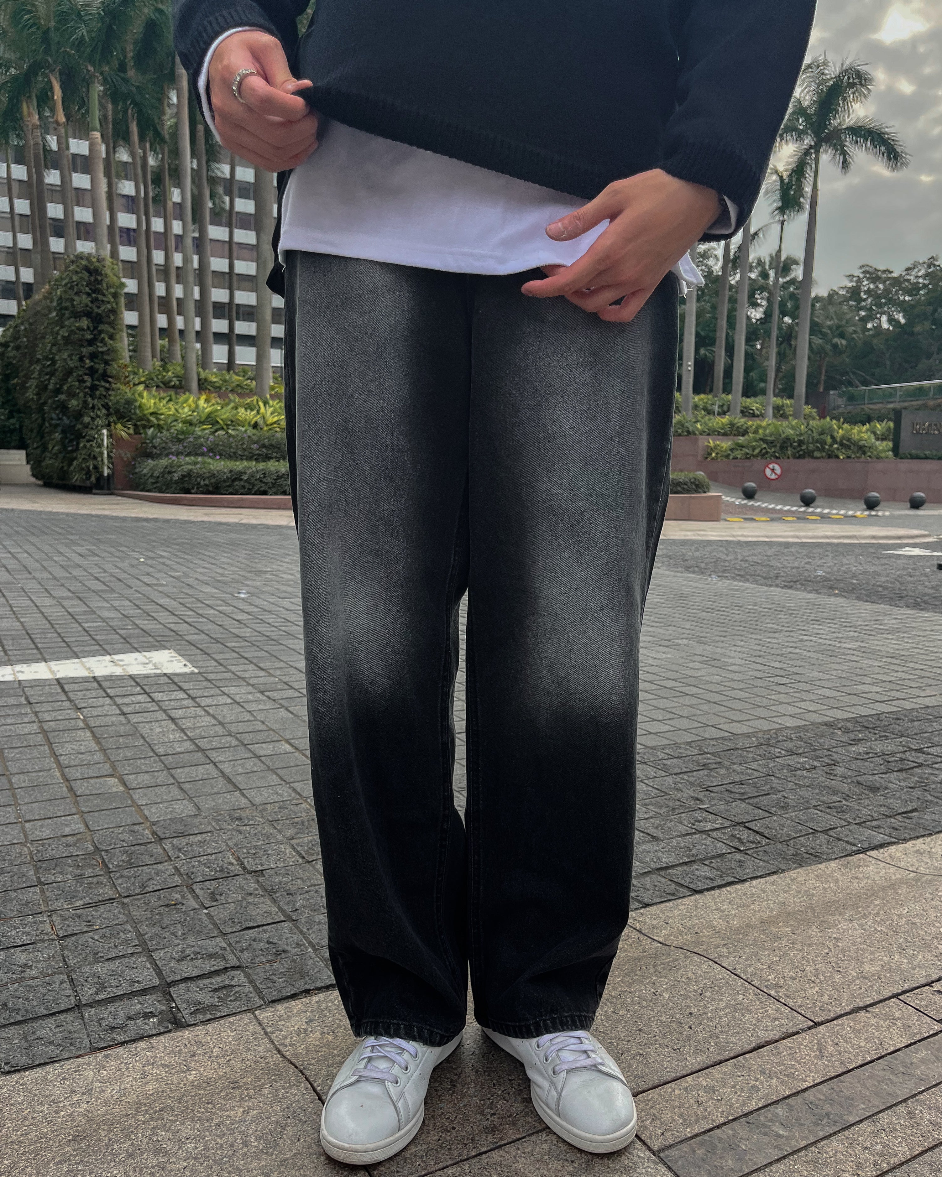 黑色水洗牛仔褲