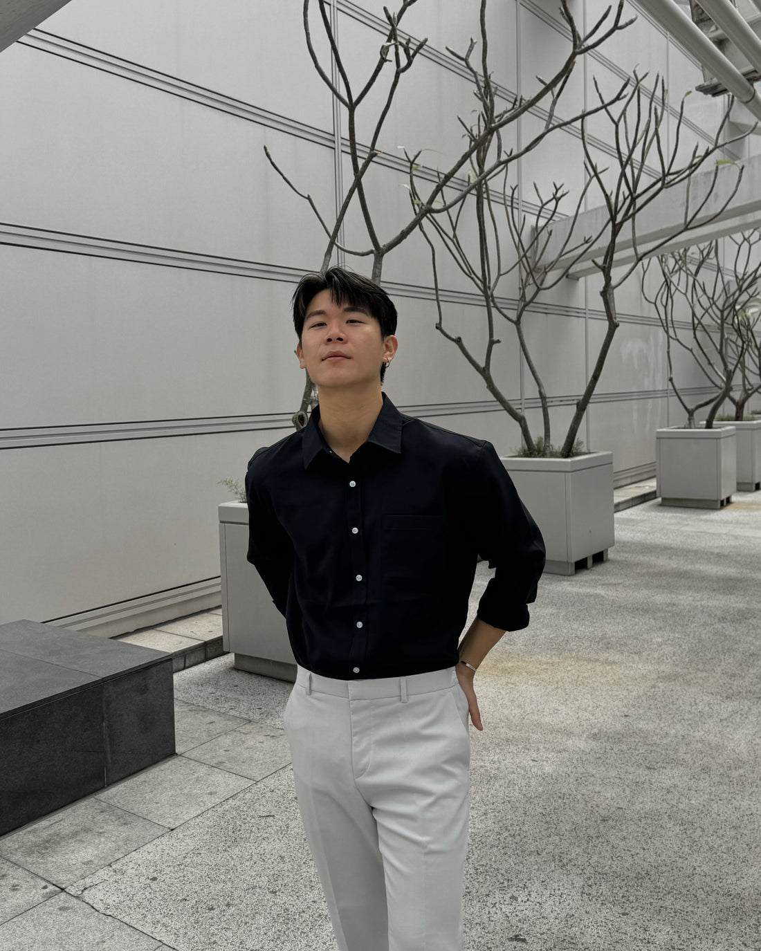 黑色透氣百搭襯衫