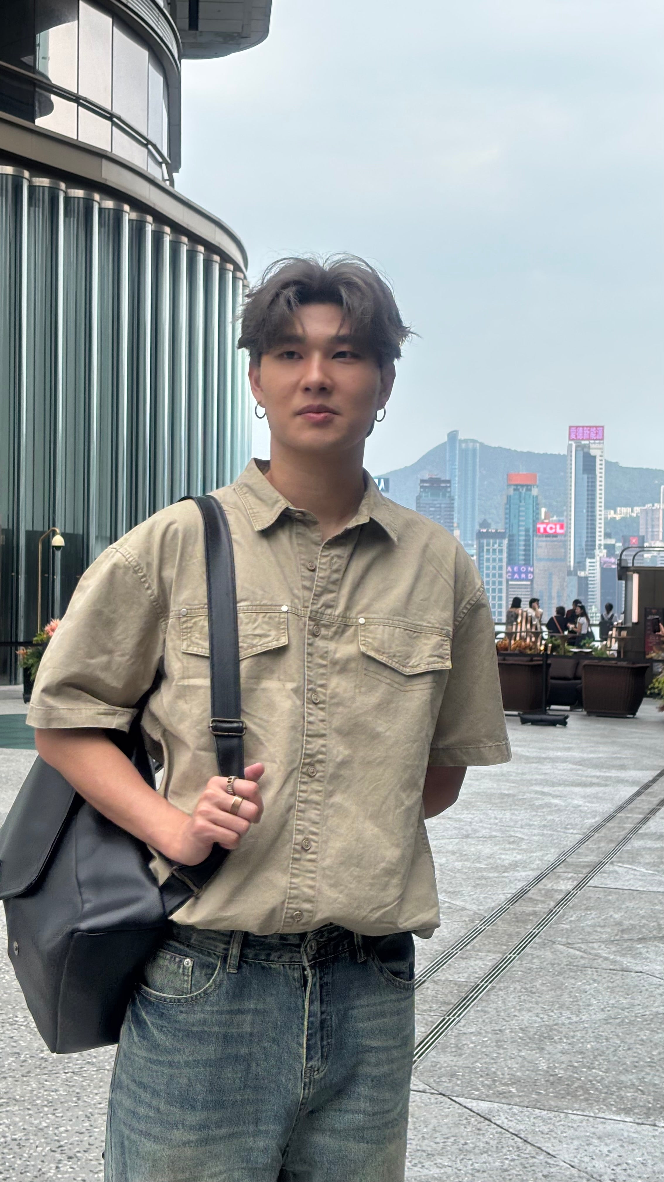 挺身口袋短袖襯衫