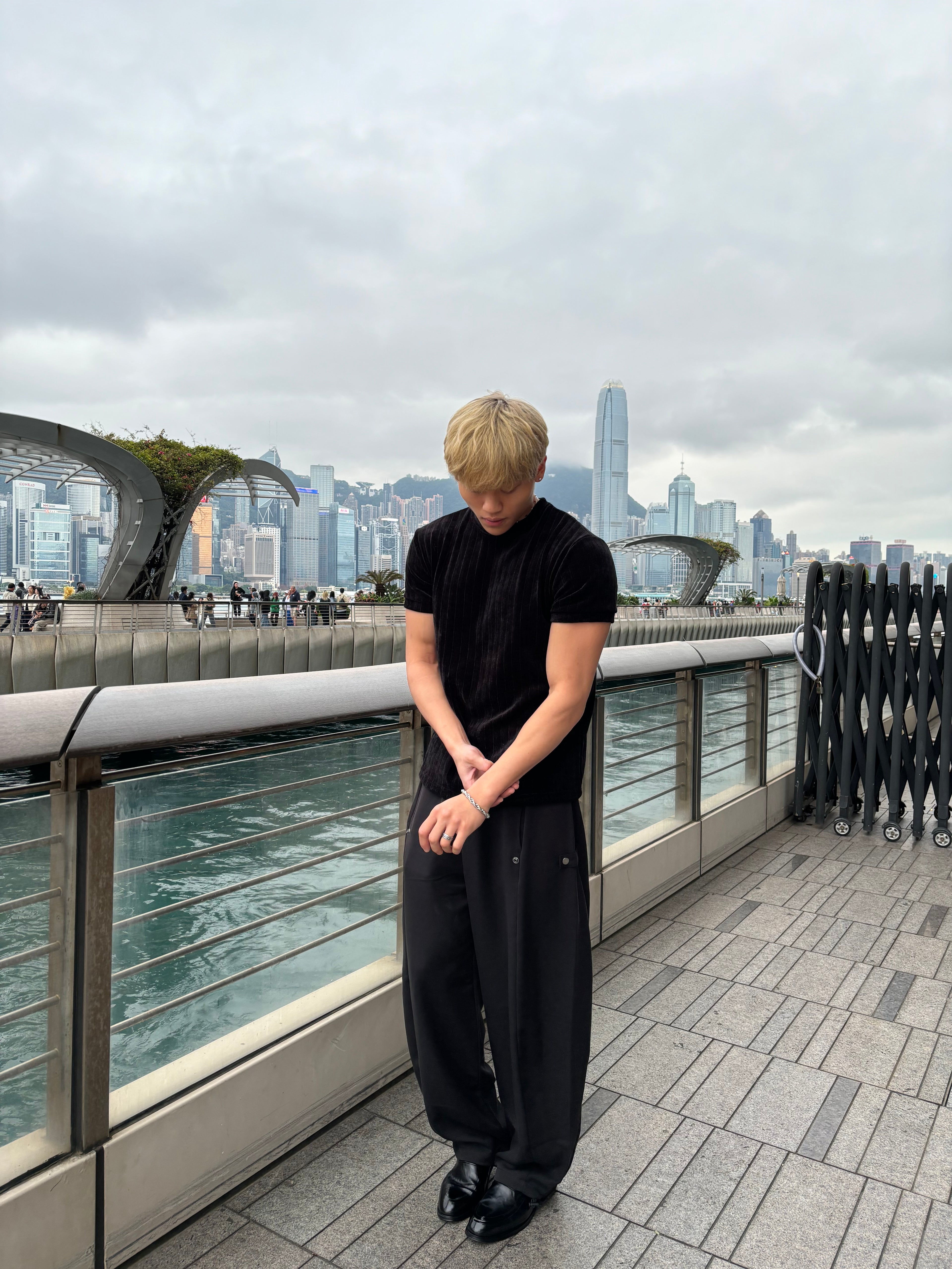 質感輕絨面短袖上衣