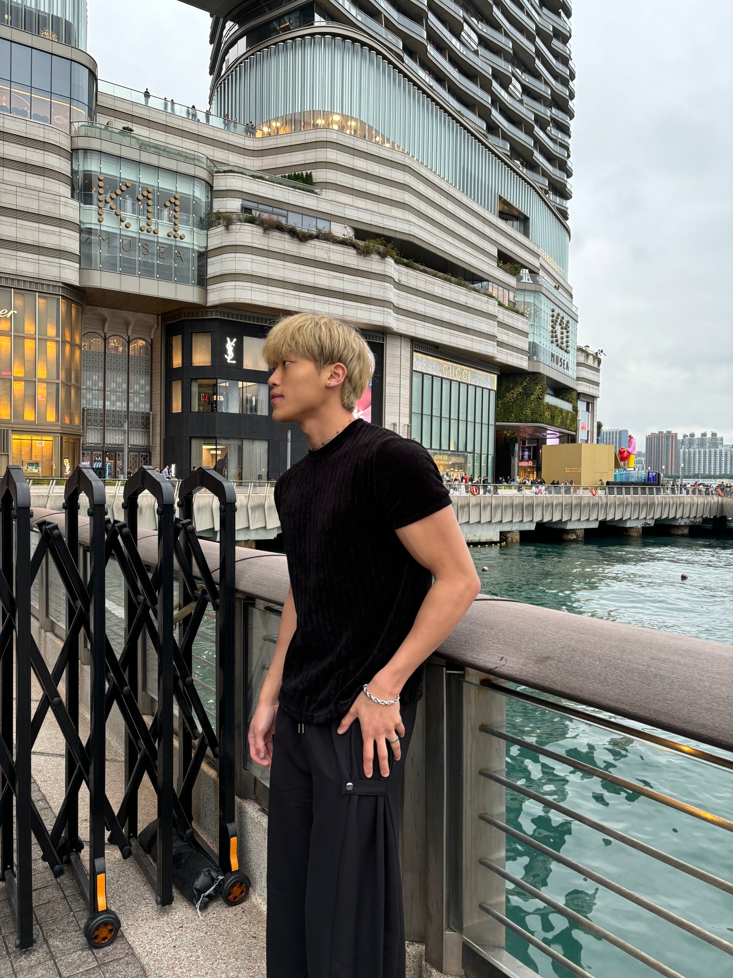 質感輕絨面短袖上衣 韓國男裝
