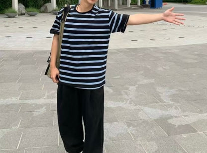 間條襯搭短袖上衣