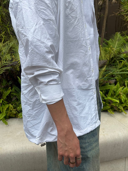 質感淡紋理白色襯衫