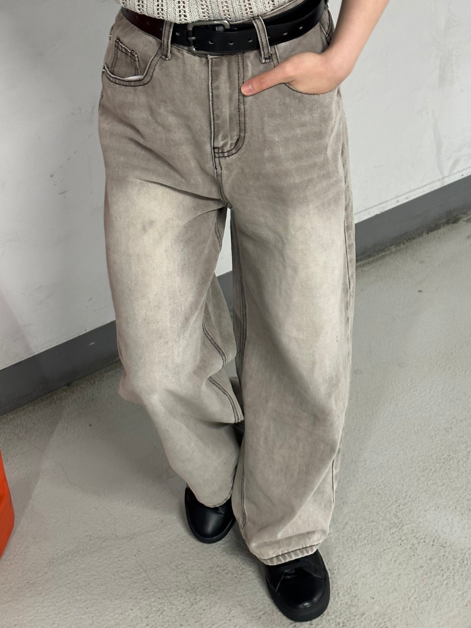 水洗灰色落地牛仔褲